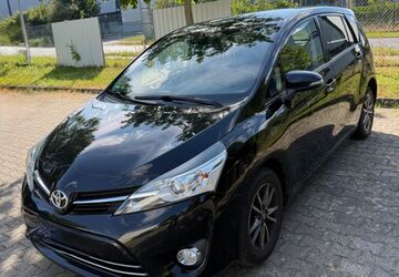 Toyota Verso 111.000 km 9.300 &euro; Neuss 41468