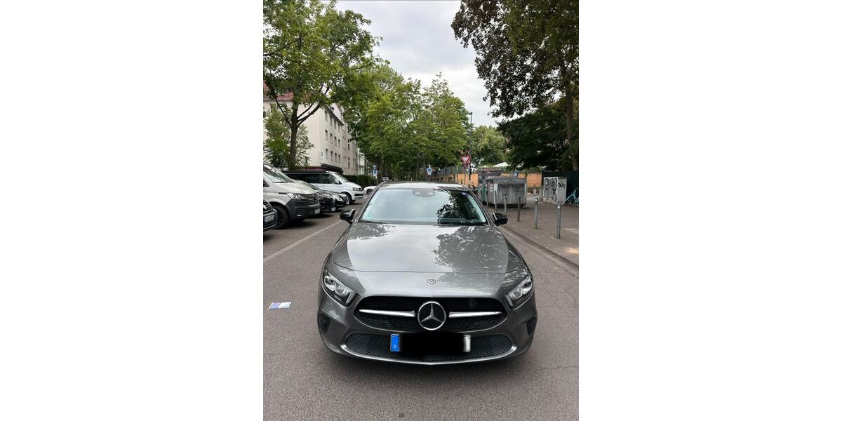 Mercedes-Benz A 180 65.000 km 22.500 &euro; Köln 50823