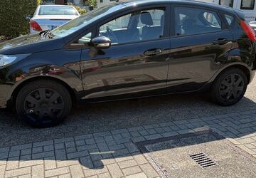 Ford Fiesta 121.237 km 4.000 &euro; Neuss 41469