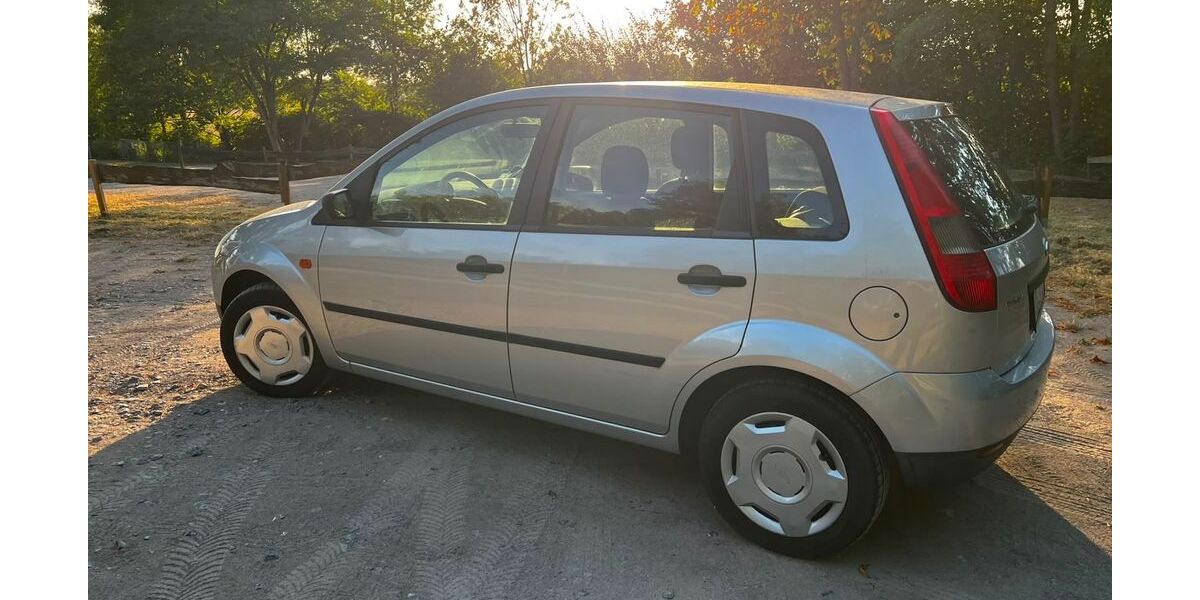 Ford Fiesta 83.376 km 2.200 &euro; Mettmann 40822
